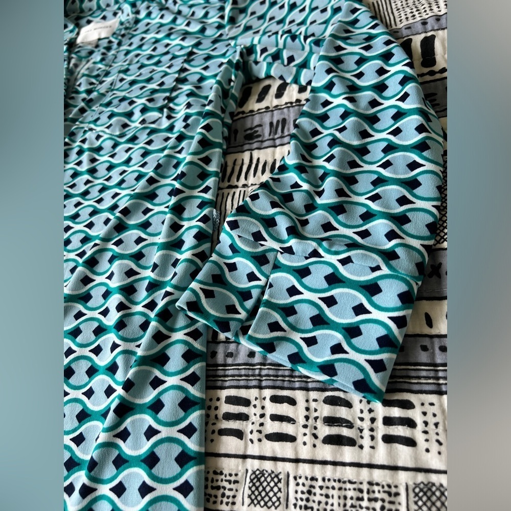 Donna Morgan Blue Patterned Midi Shirt Dress Resort Wear Swim Coverup Size 4 - Picture 3 of 13